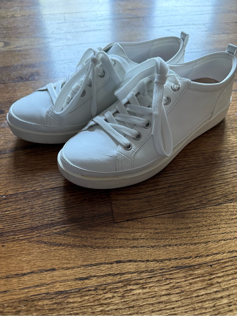 Women’s Vionic leather white sneakers - Picture 5 of 7